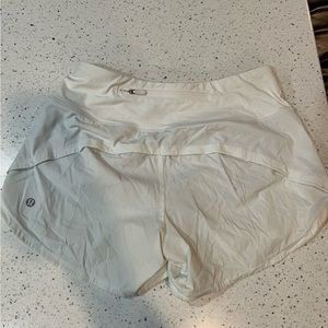 Lululemon Size 4 - 4 in speed up in white